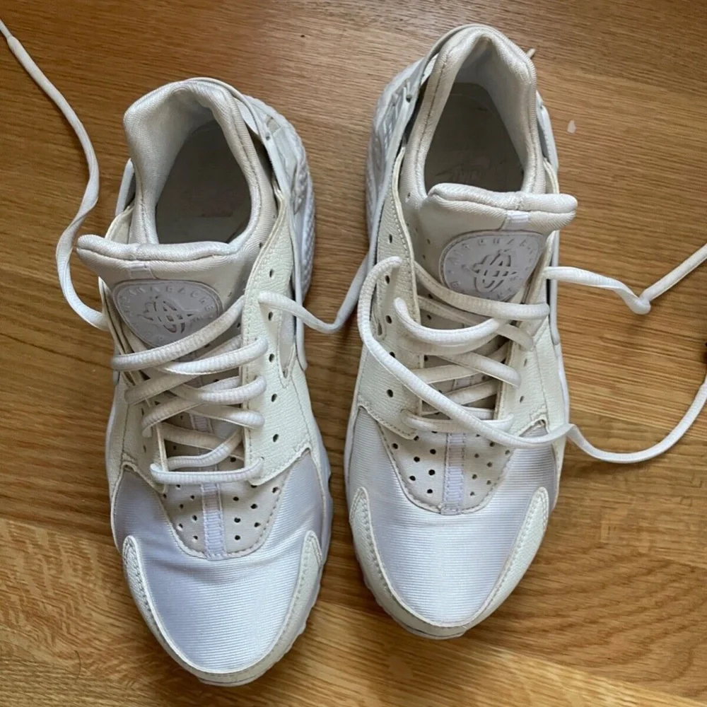 Size 7.5 Women Nike Air Huarache Run Shoe White Sail Fossil Stone - Picture 4 of 13